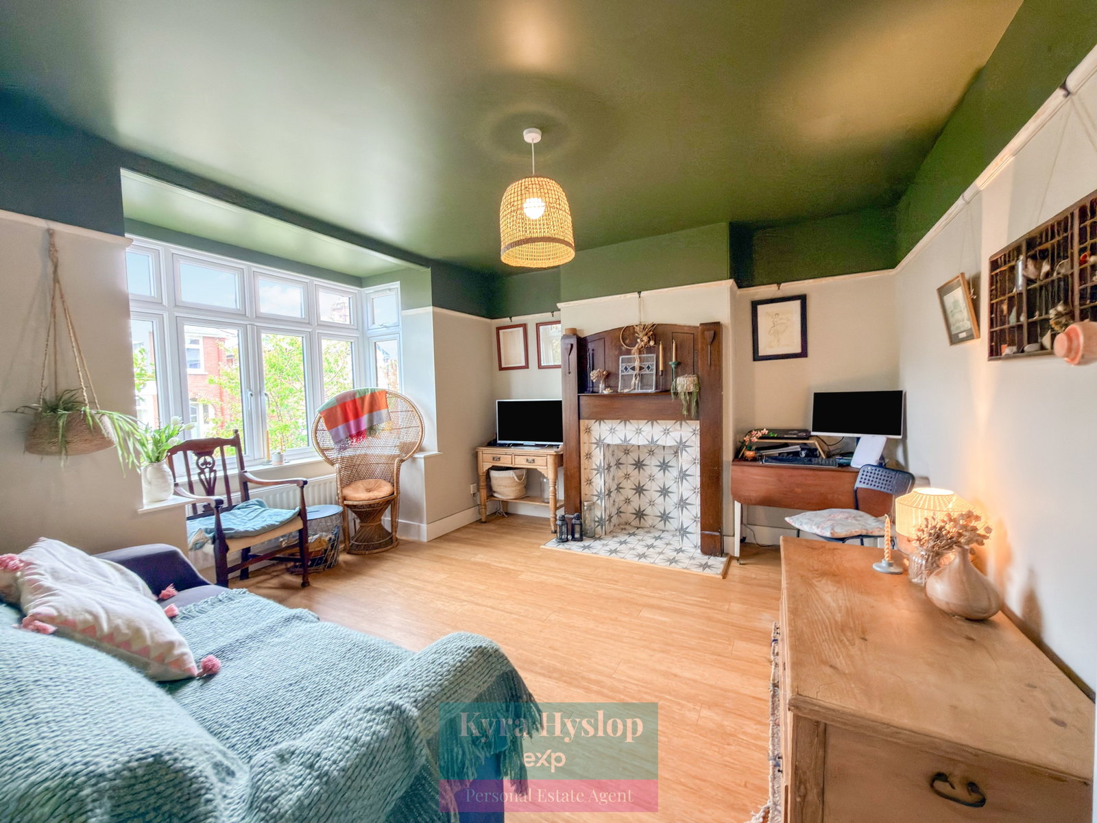 Semi Detached House in Exeter