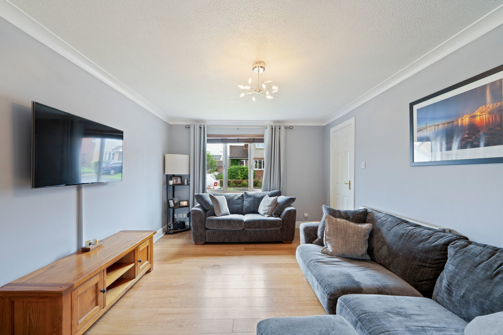 Semi Detached House in Dunfermline