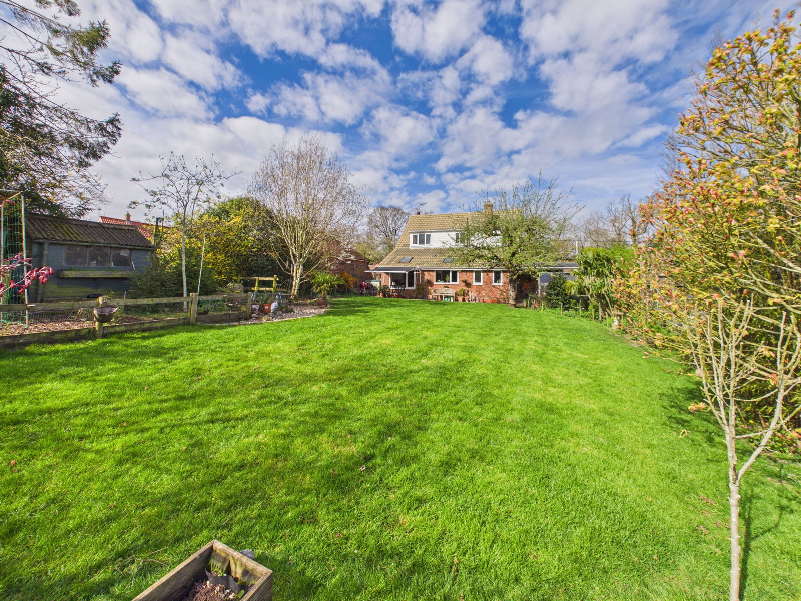 Detached House in Halstead