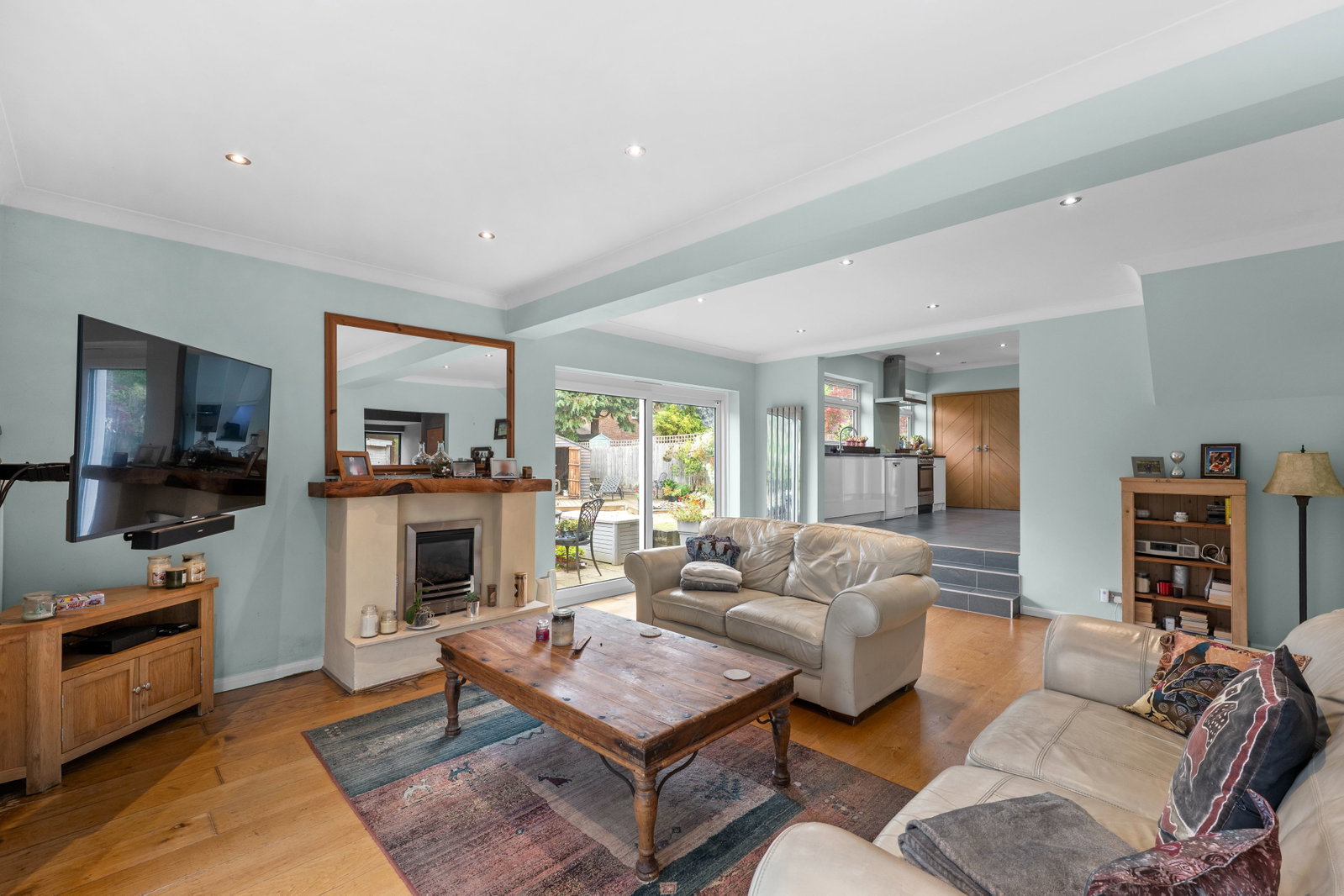 Detached House for sale in Chipstead, Cleave Prior, Outwood Lane, Chipstead, Surrey, CR5 3YF, 2309 m²