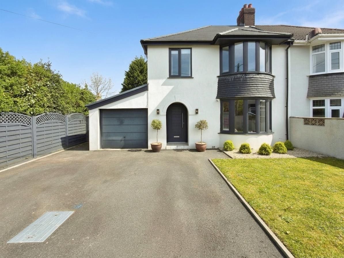Semi Detached House in Swansea