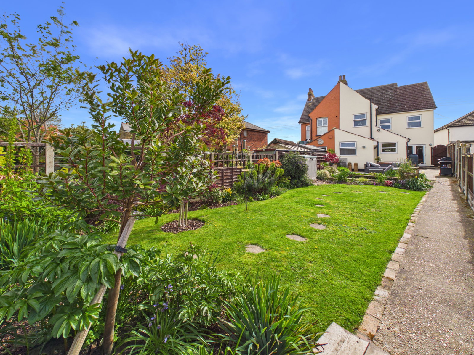 Semi Detached House in Rochester
