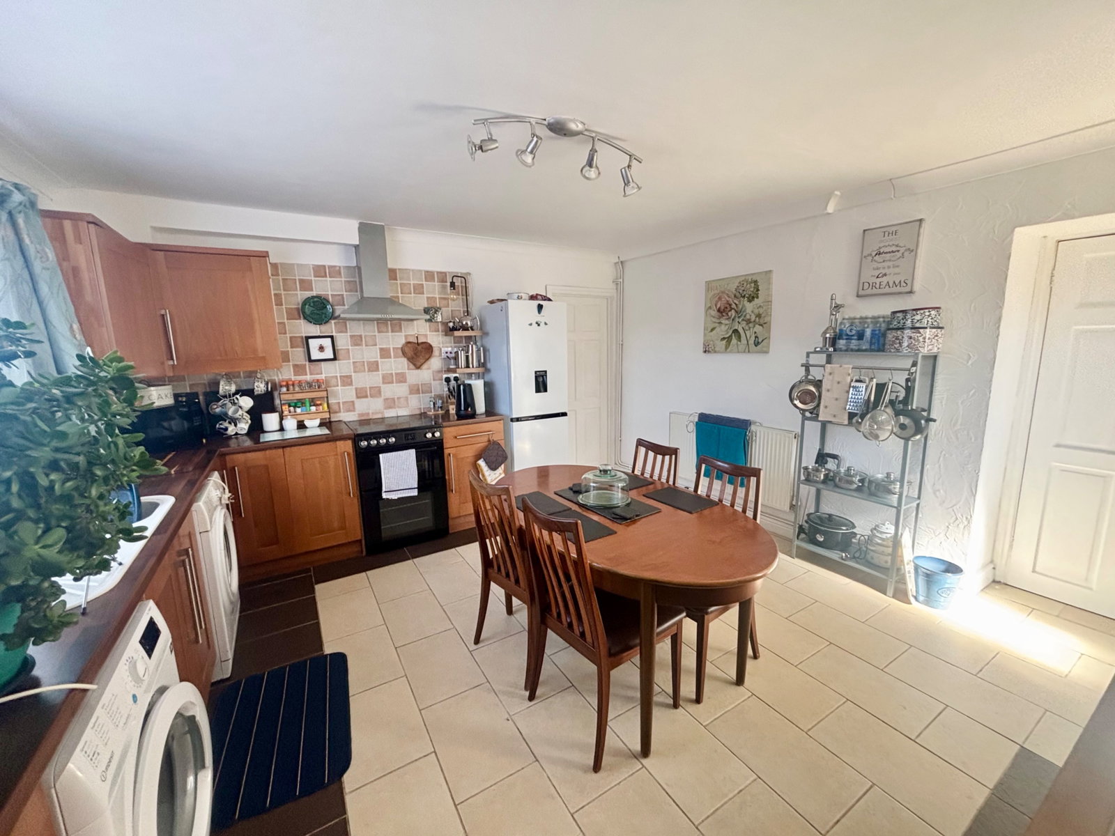 End Of Terrace House in Ammanford