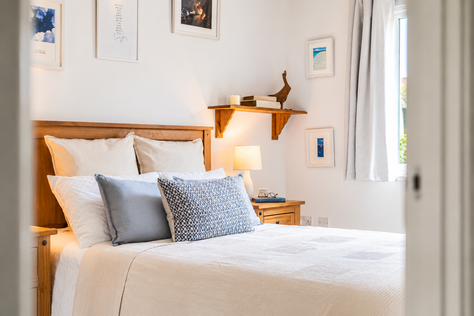 End Of Terrace House for sale in Cheltenham, Knapps Crescent, Woodmancote, Cheltenham, GL52, 945 m²