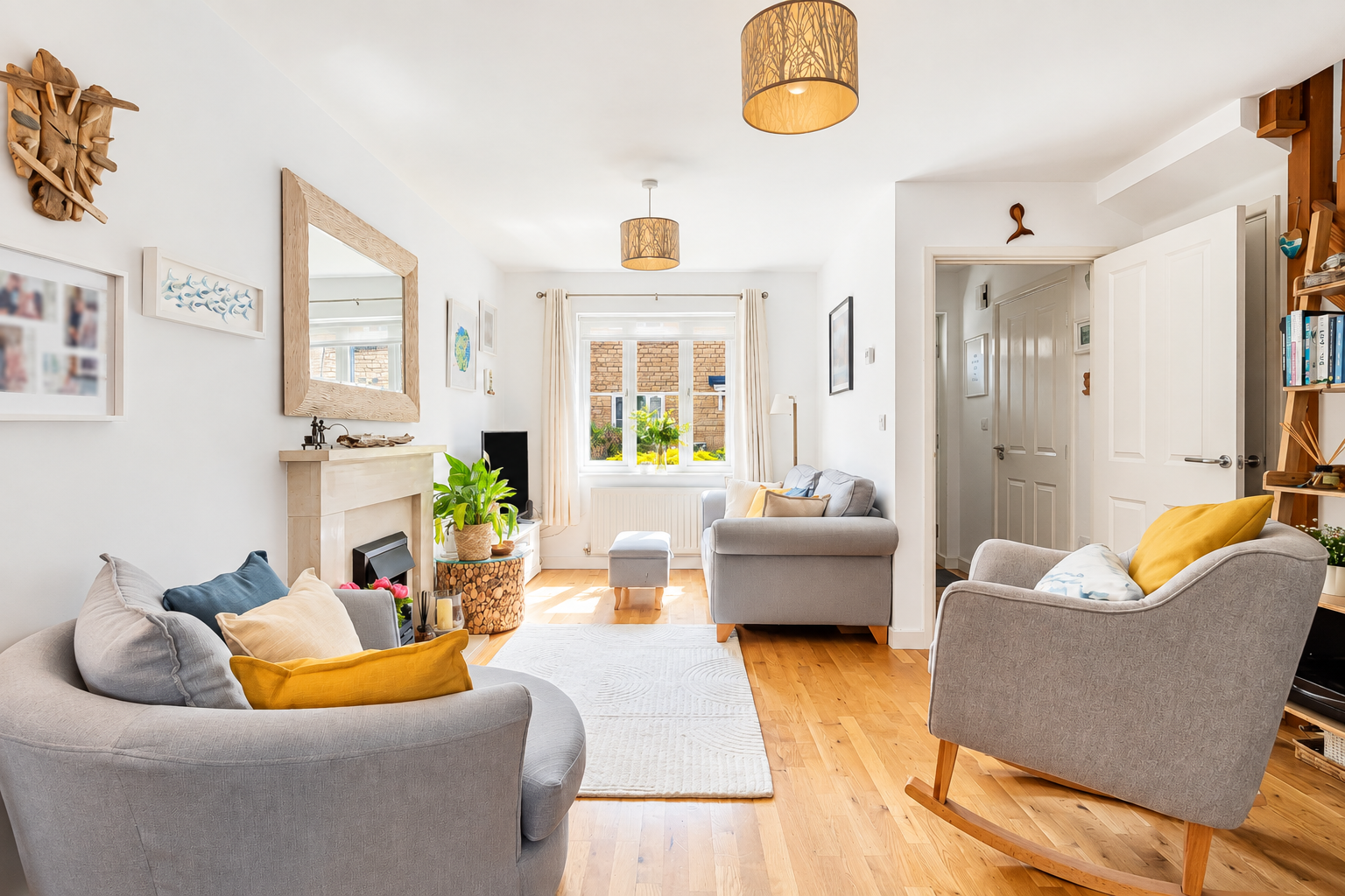 End Of Terrace House for sale in Cheltenham, Knapps Crescent, Woodmancote, Cheltenham, GL52, 945 m²