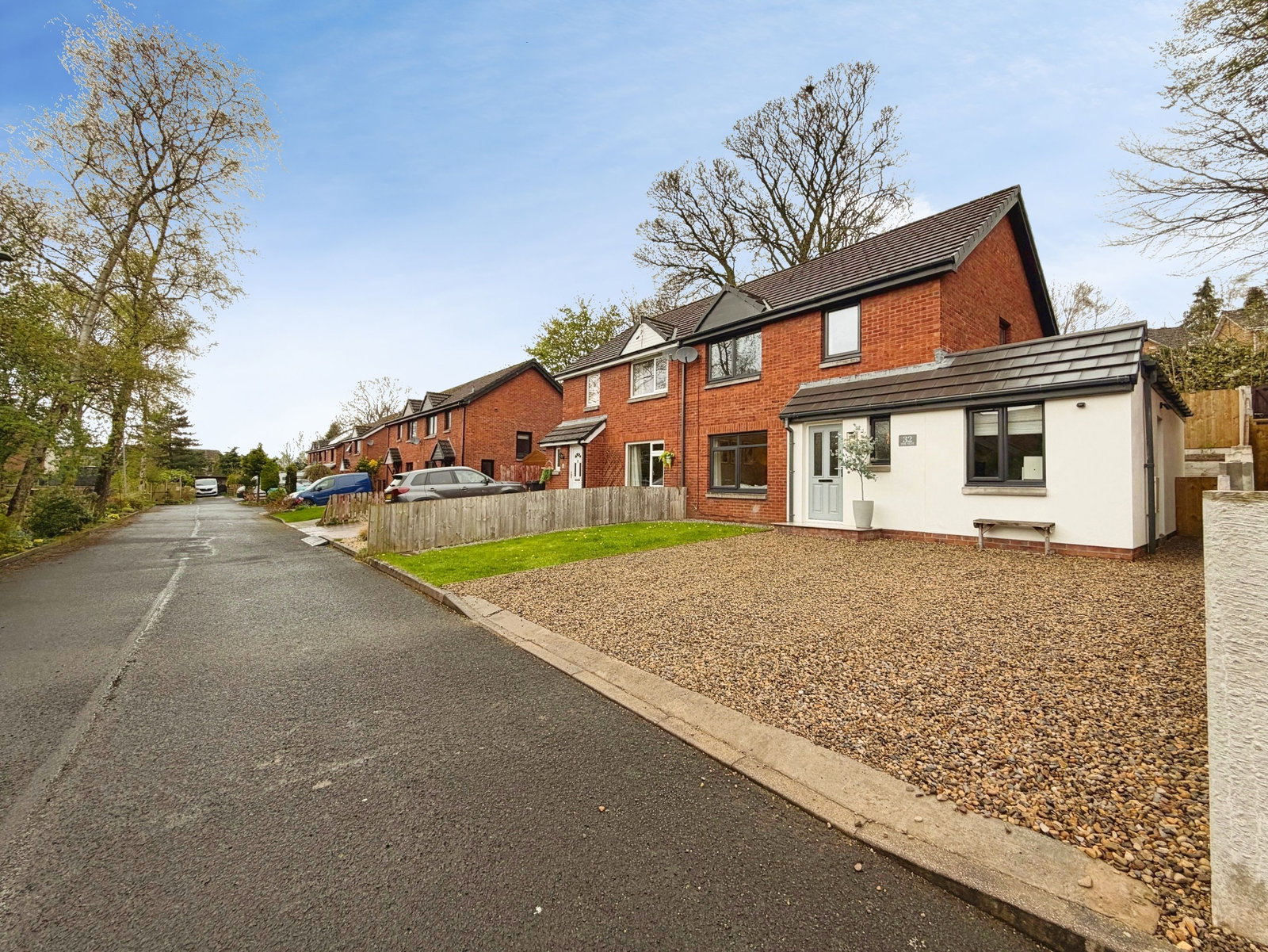Semi Detached House in Brampton