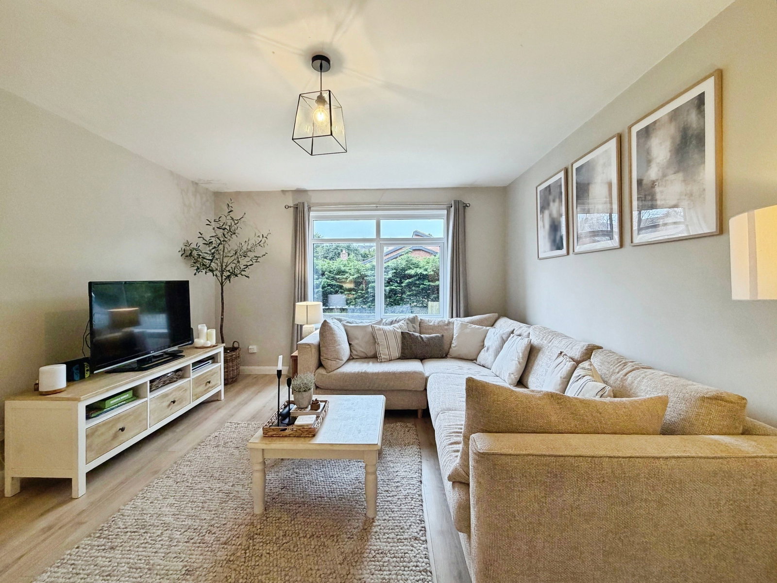 Semi Detached House in Brampton