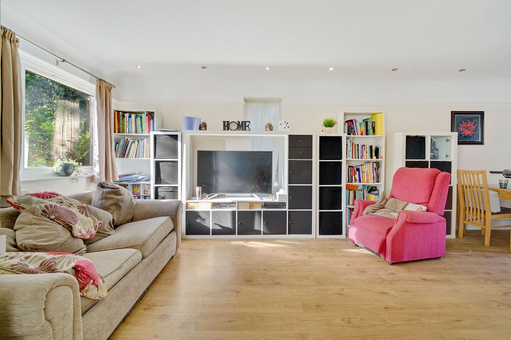 End Of Terrace House in Croydon