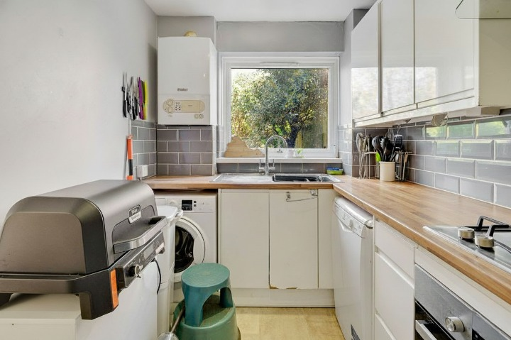 End Of Terrace House in Croydon