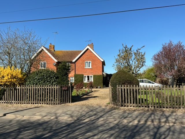 Semi Detached House in Reading