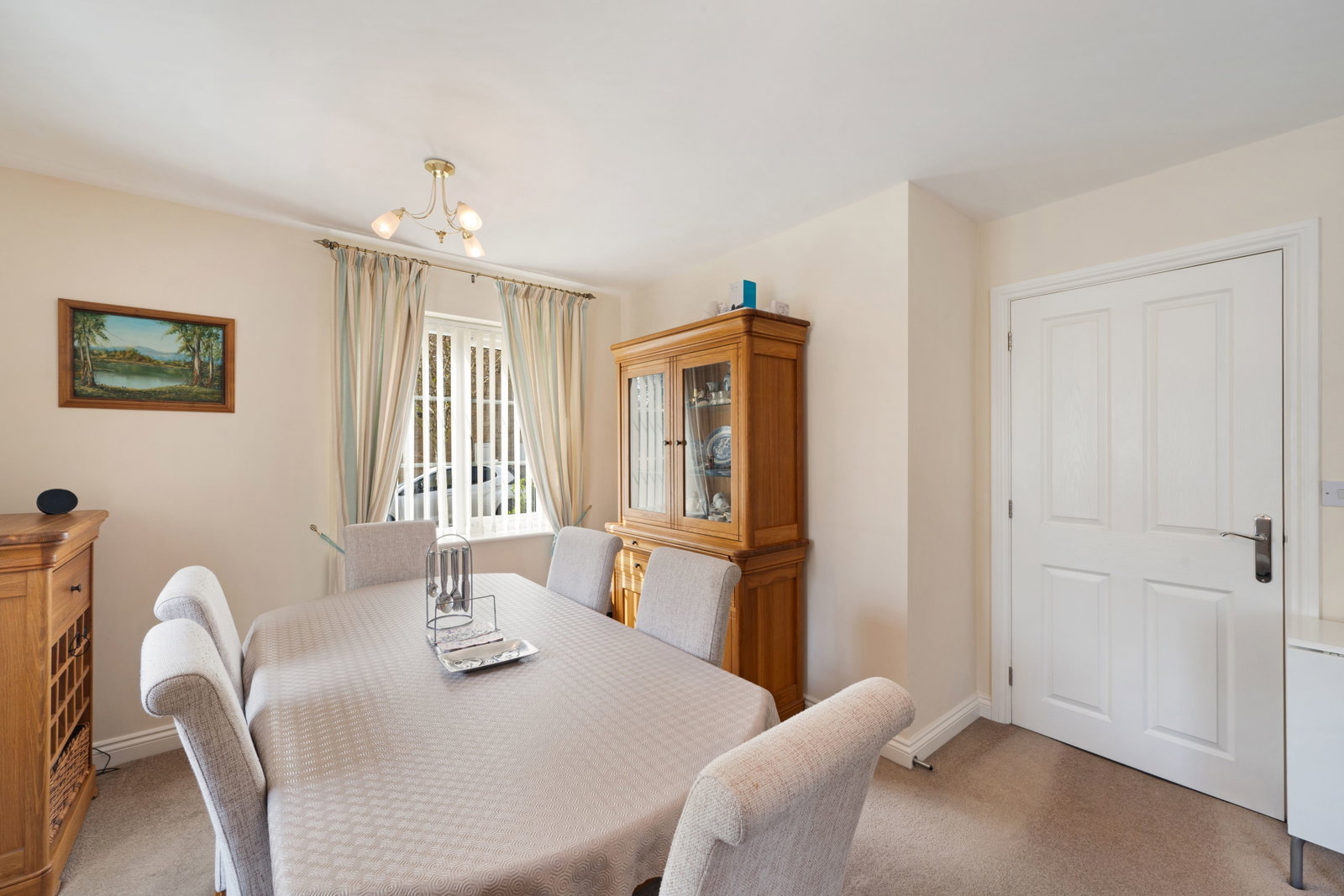 Detached House in Huddersfield