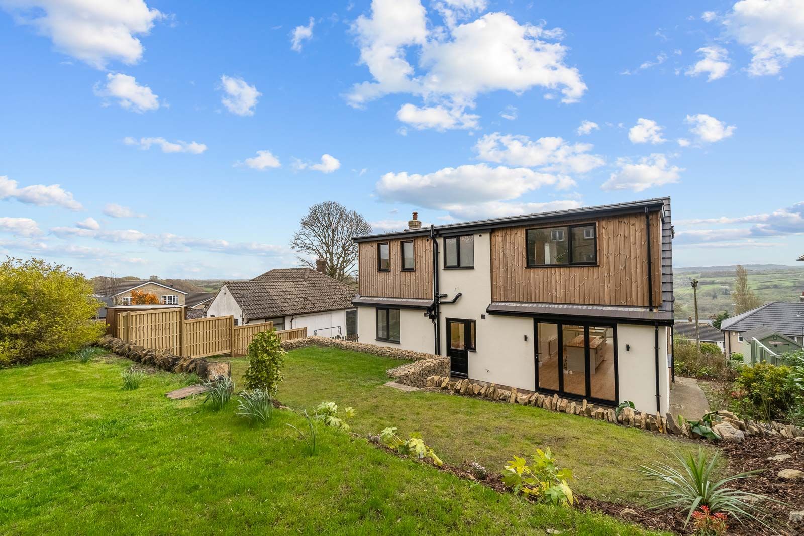 Detached House in Halifax