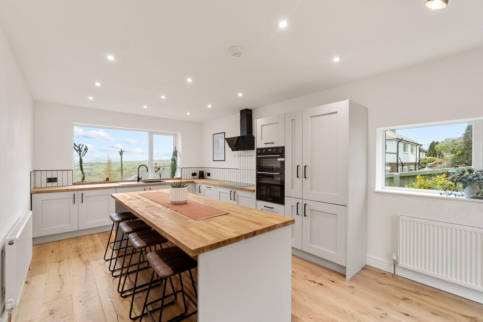 Detached House in Halifax