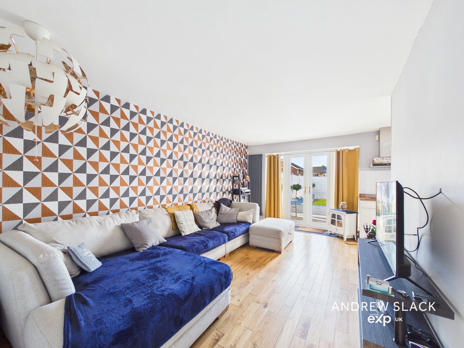 Semi Detached Bungalow in Nottingham