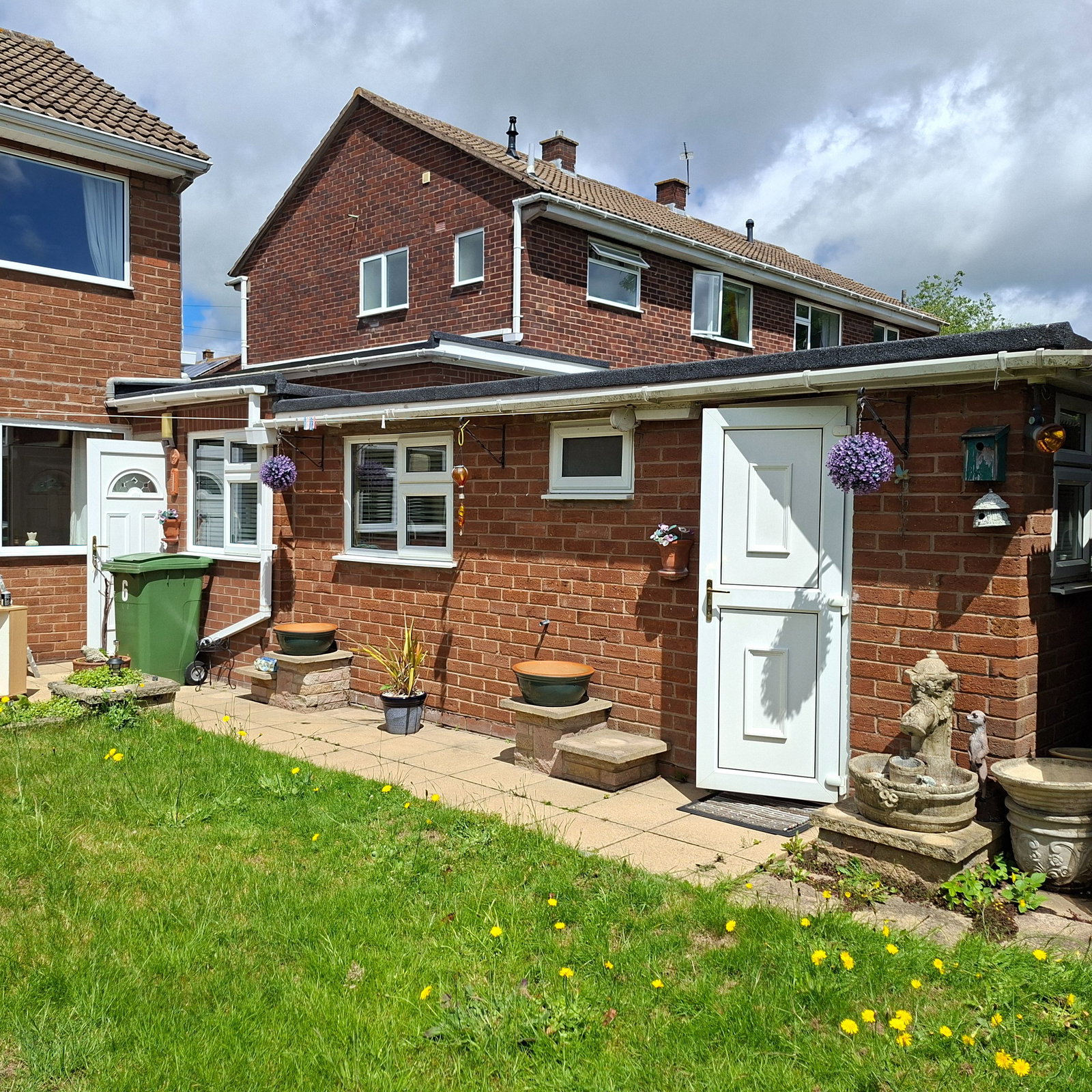 Semi Detached House in Telford