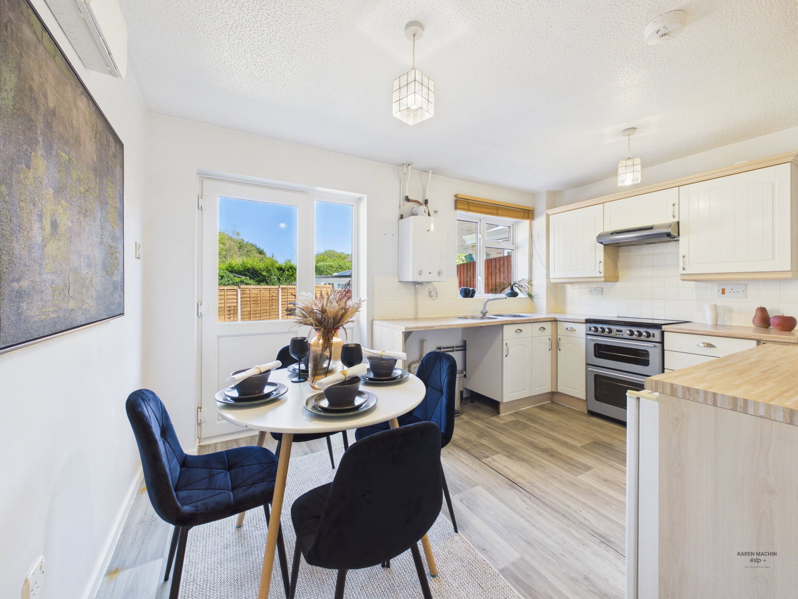 Semi Detached House in Chatham 4