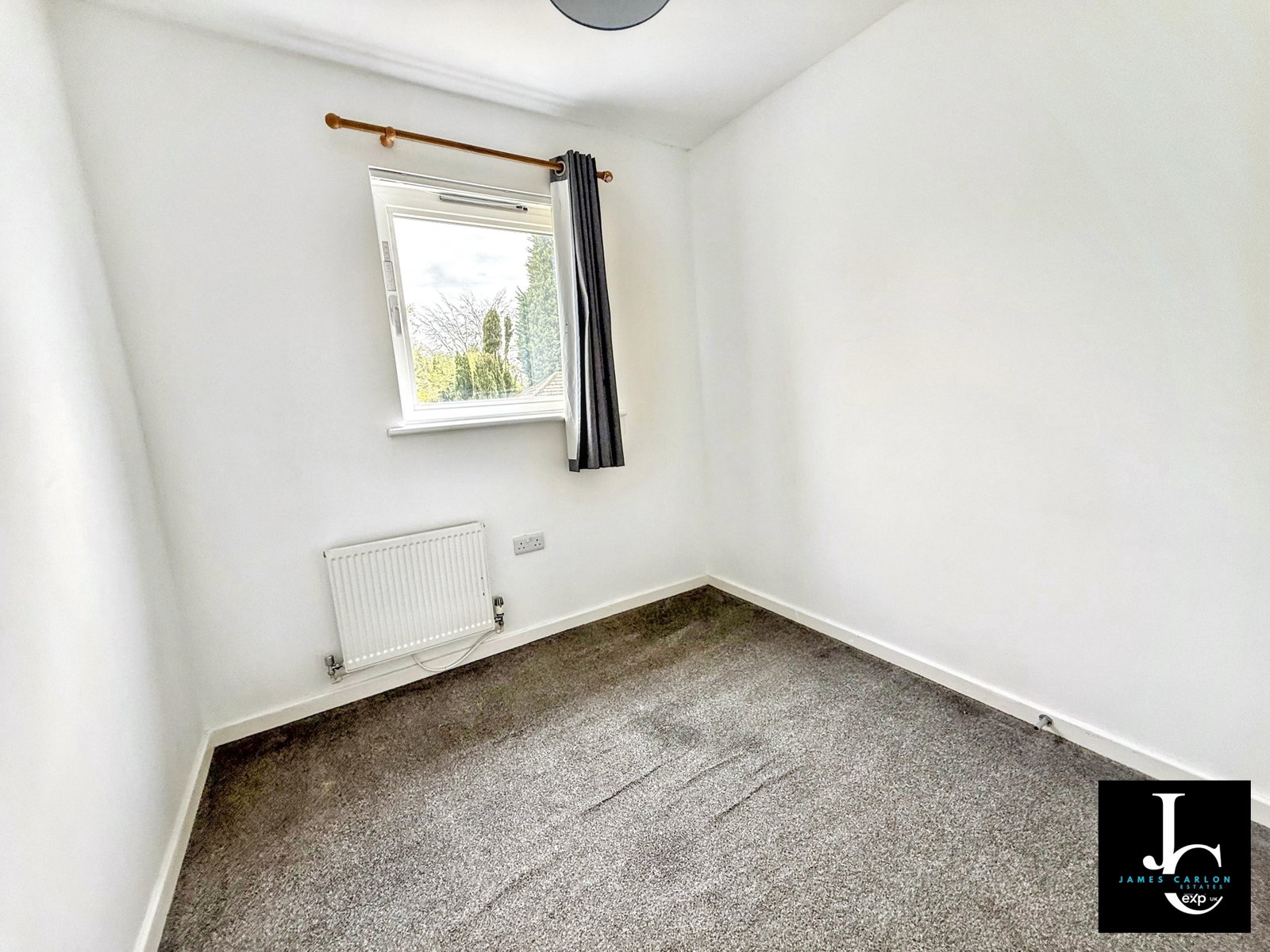 Semi Detached House in Telford