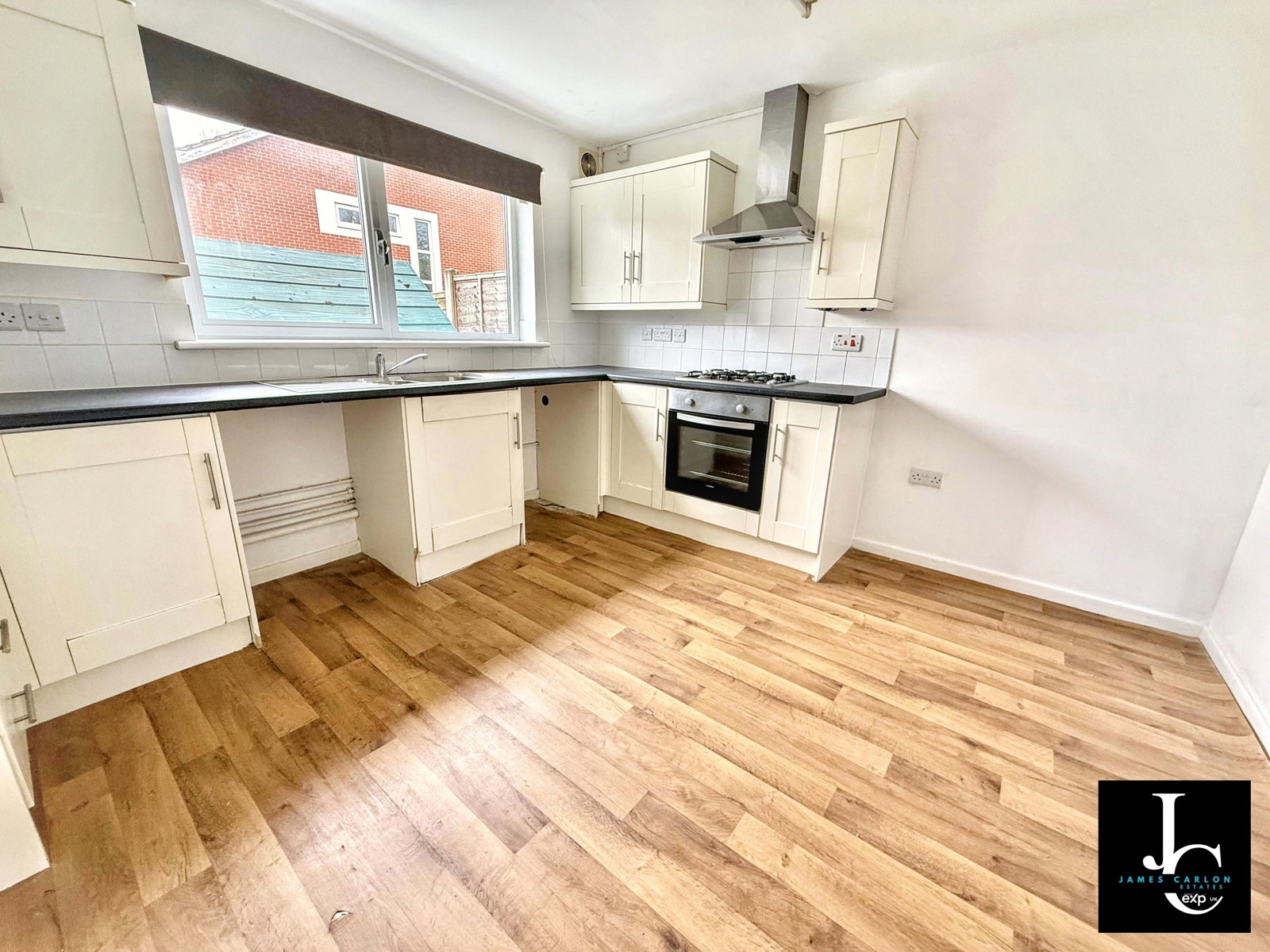 Semi Detached House in Telford