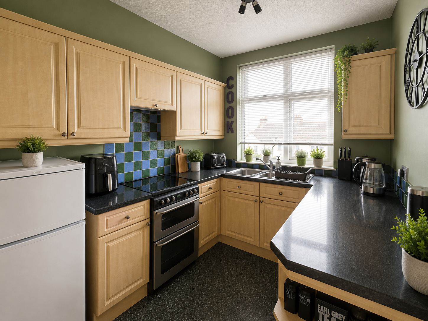 Terraced House for sale in Plymouth, Barne Road, Plymouth, PL5, 1453 m²