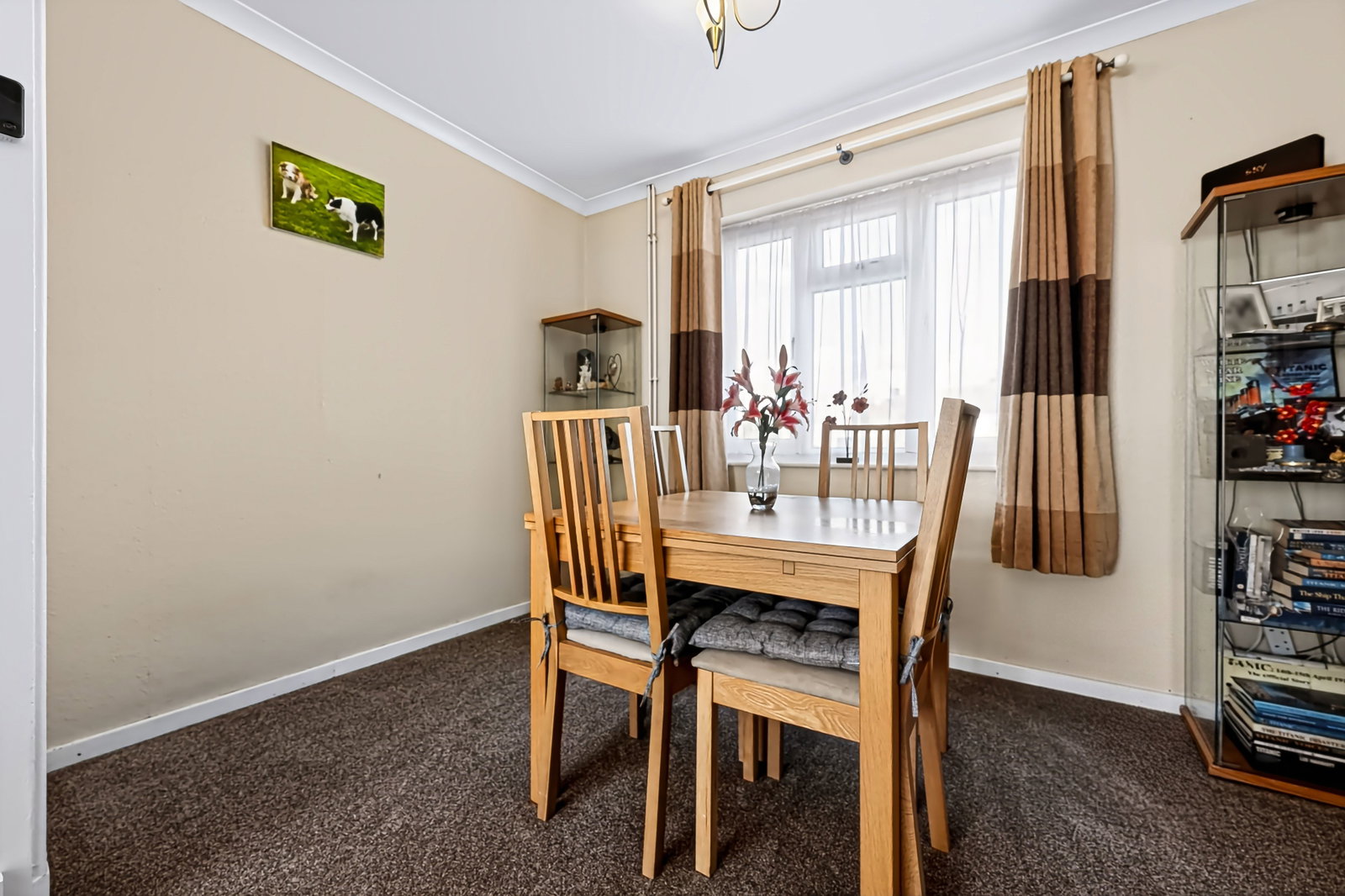 Semi Detached House for sale in Dunstable, Beecroft Way, Dunstable, 866 m²