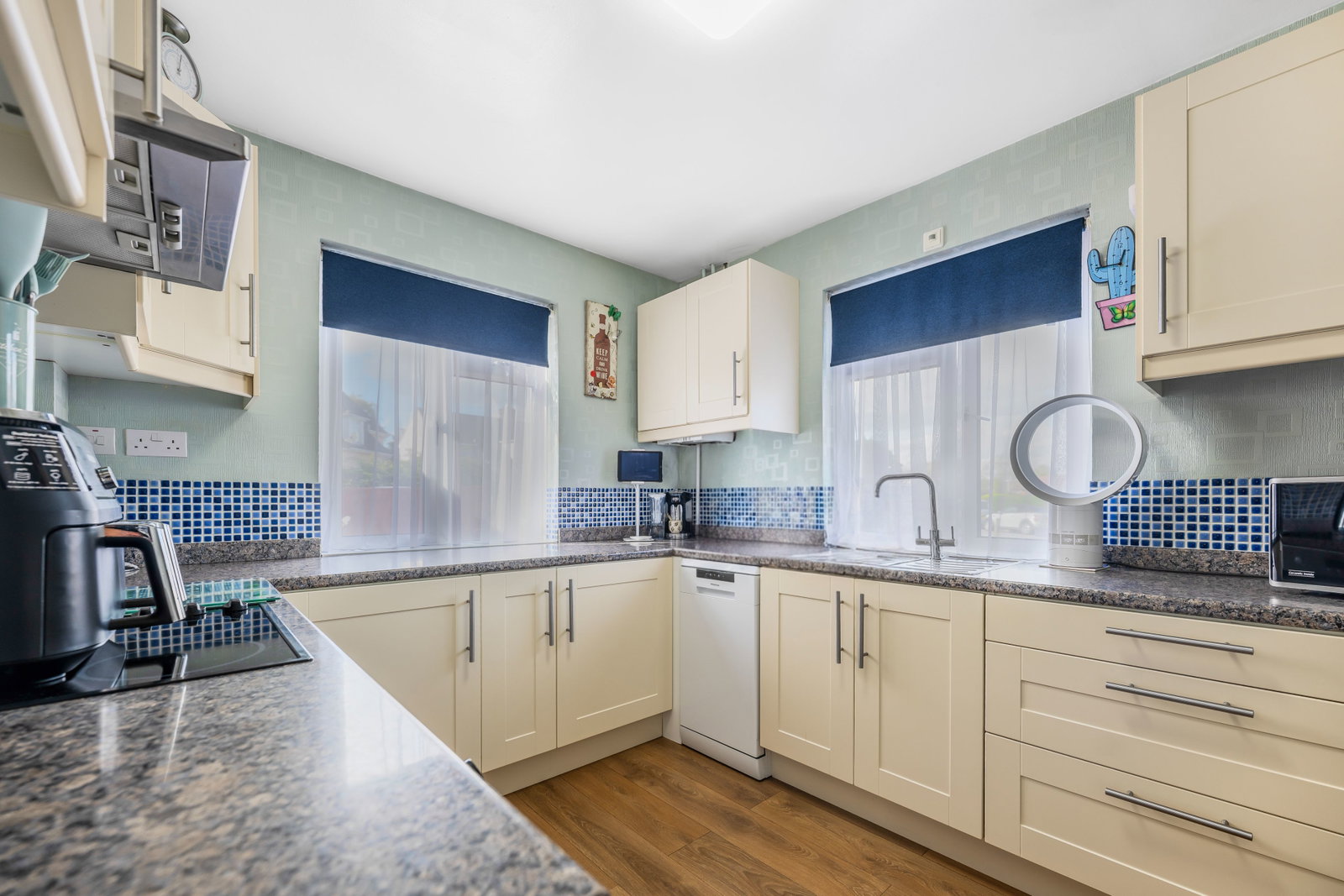 Semi Detached House for sale in Dunstable, Beecroft Way, Dunstable, 866 m²