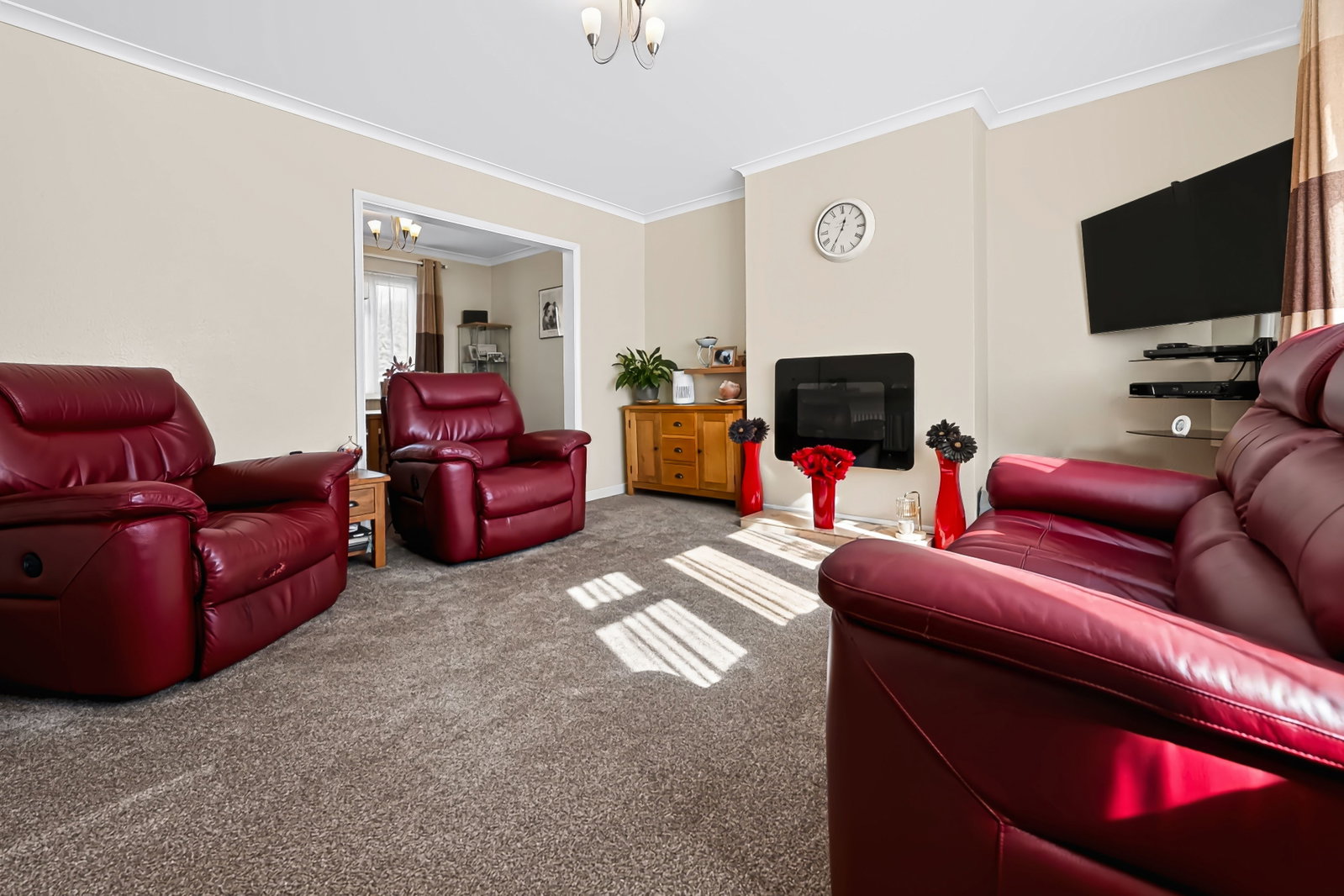 Semi Detached House for sale in Dunstable, Beecroft Way, Dunstable, 866 m²