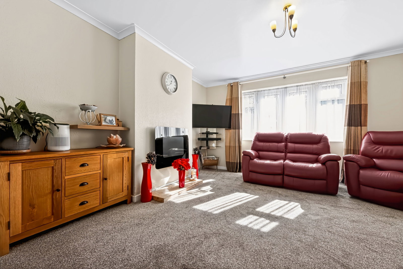 Semi Detached House for sale in Dunstable, Beecroft Way, Dunstable, 866 m²