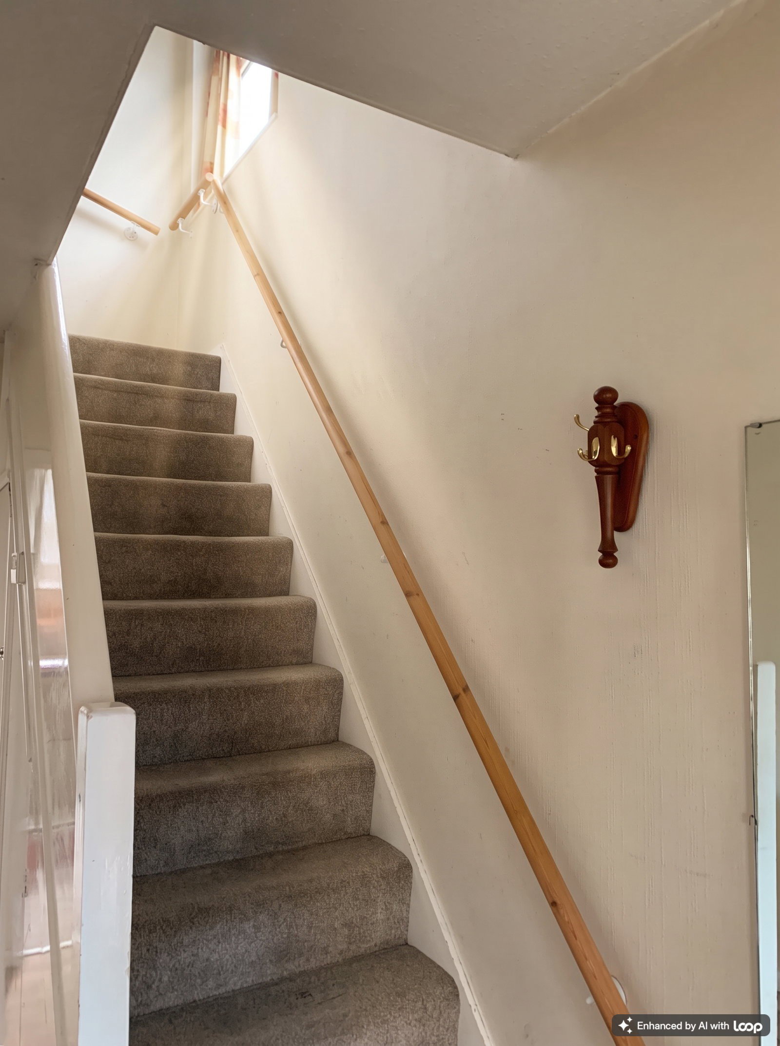 Semi Detached House for sale in Luton, Humberstone Road, Luton, LU4 9SR, 926 m²
