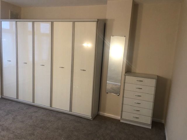 Semi Detached House for sale in Luton, Humberstone Road, Luton, LU4 9SR, 926 m²