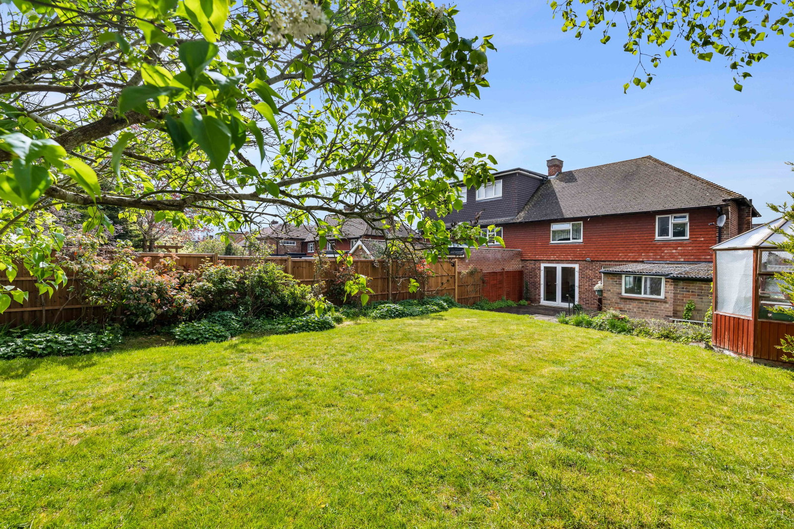 Semi Detached House in Oxted