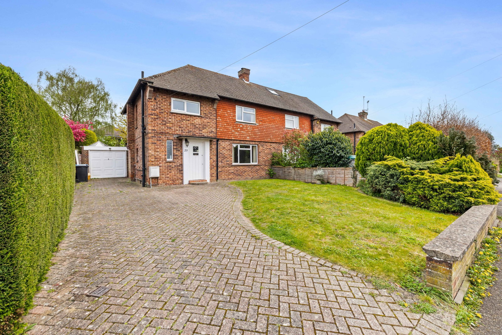 Semi Detached House in Oxted