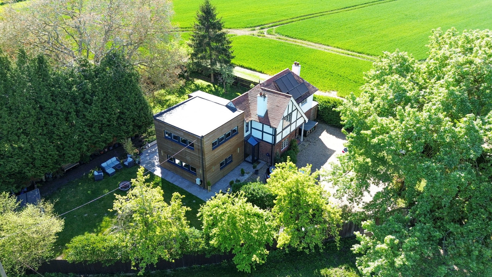 Detached House in Bedford