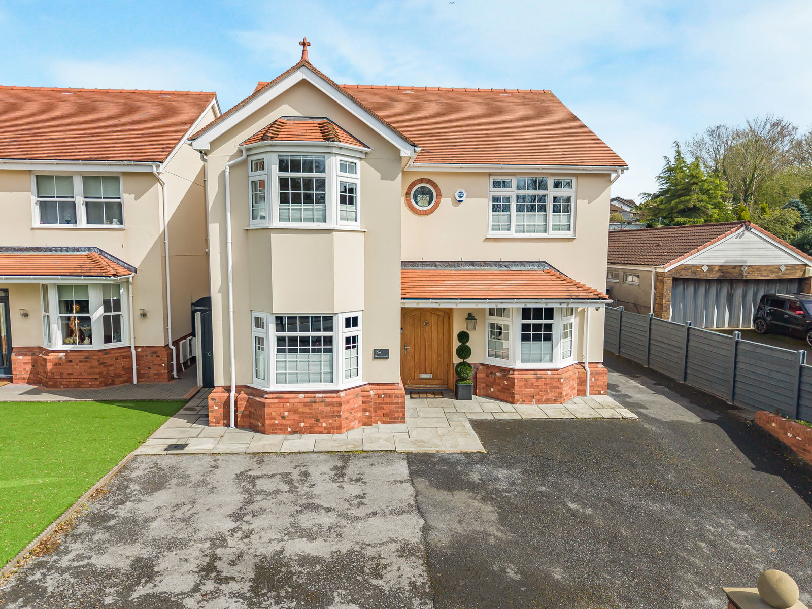 Detached House in Swansea