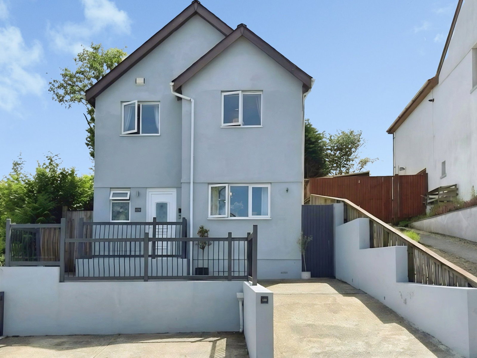 Detached House in Swansea