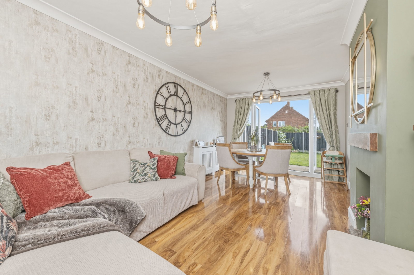 Semi Detached House in Leeds