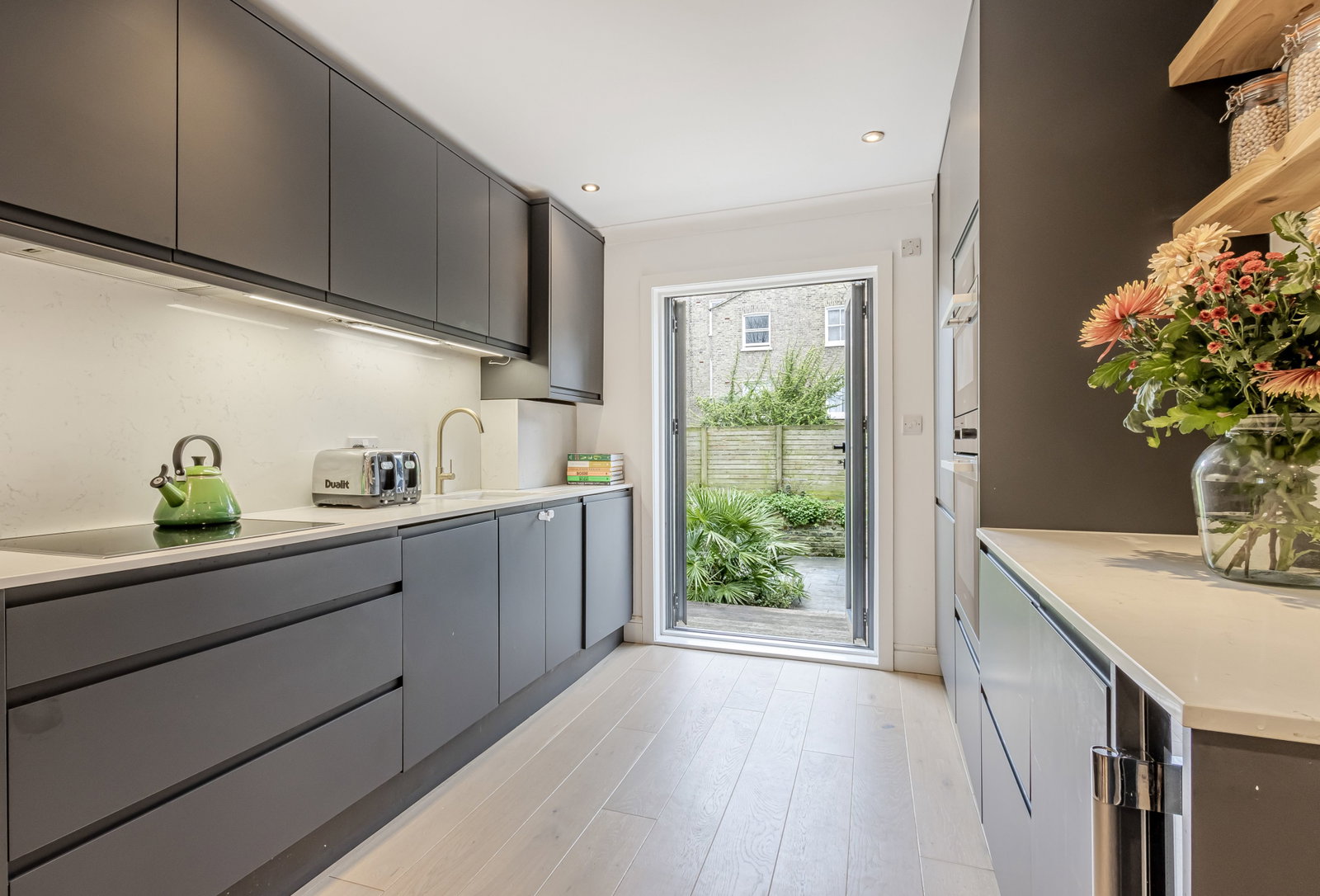 Ground Floor Flat in London