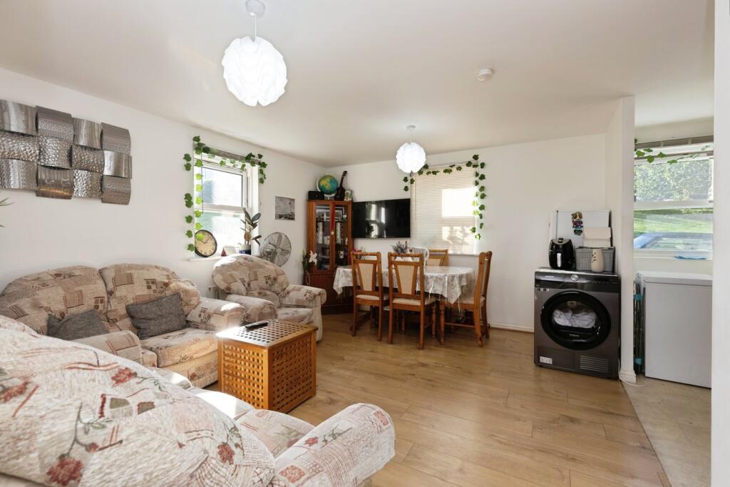 Flat in Cheltenham
