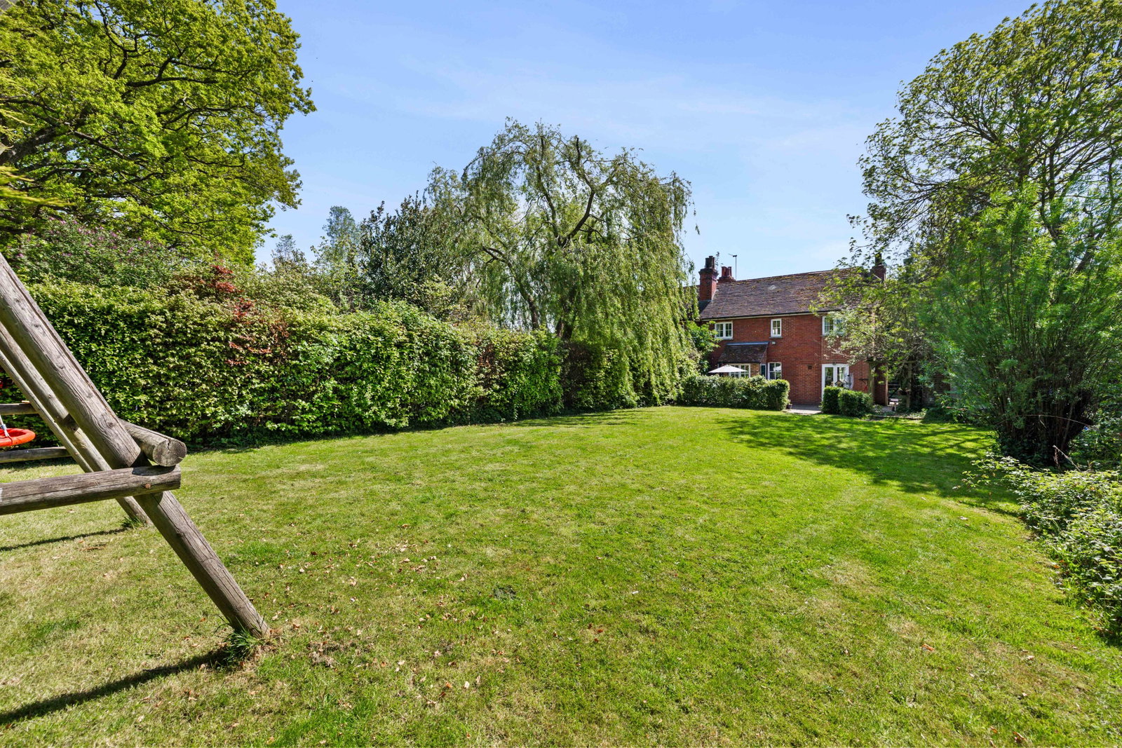 Semi Detached House in Lingfield