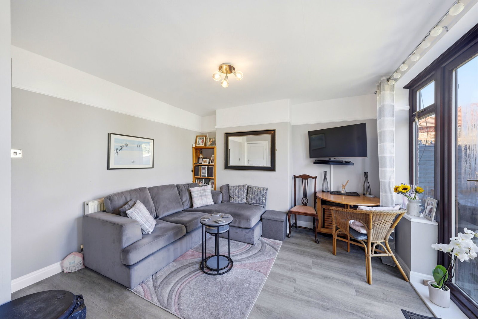 Semi Detached House in Sale