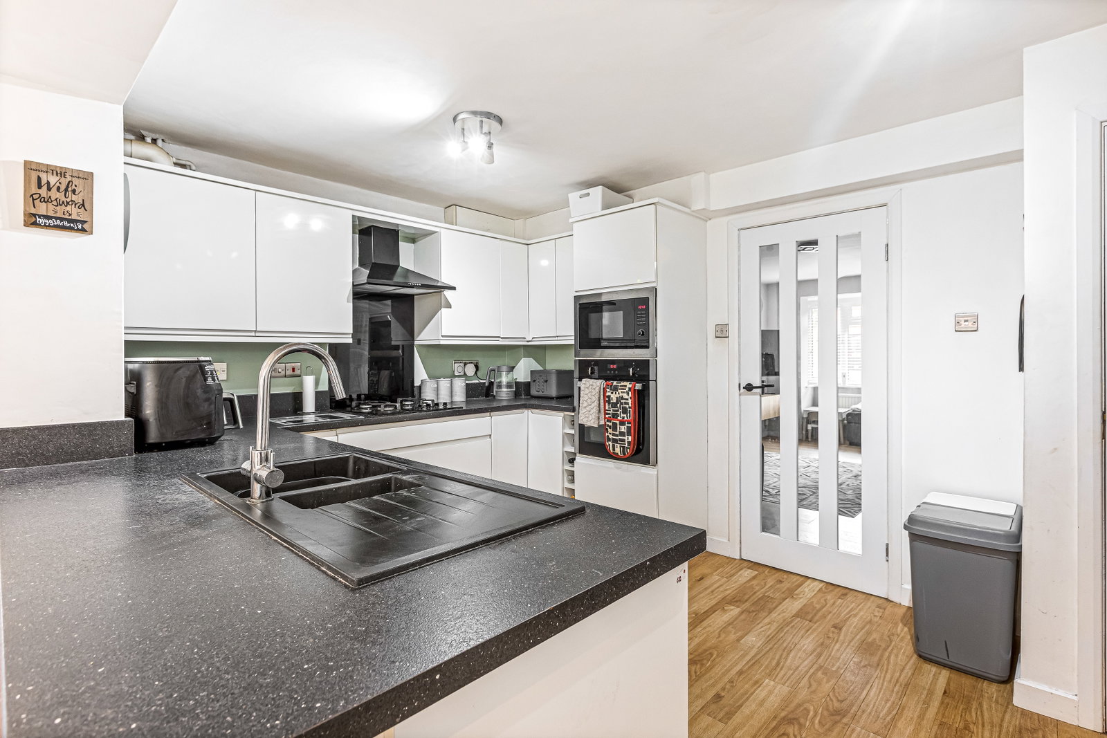 Semi Detached House in Whetstone
