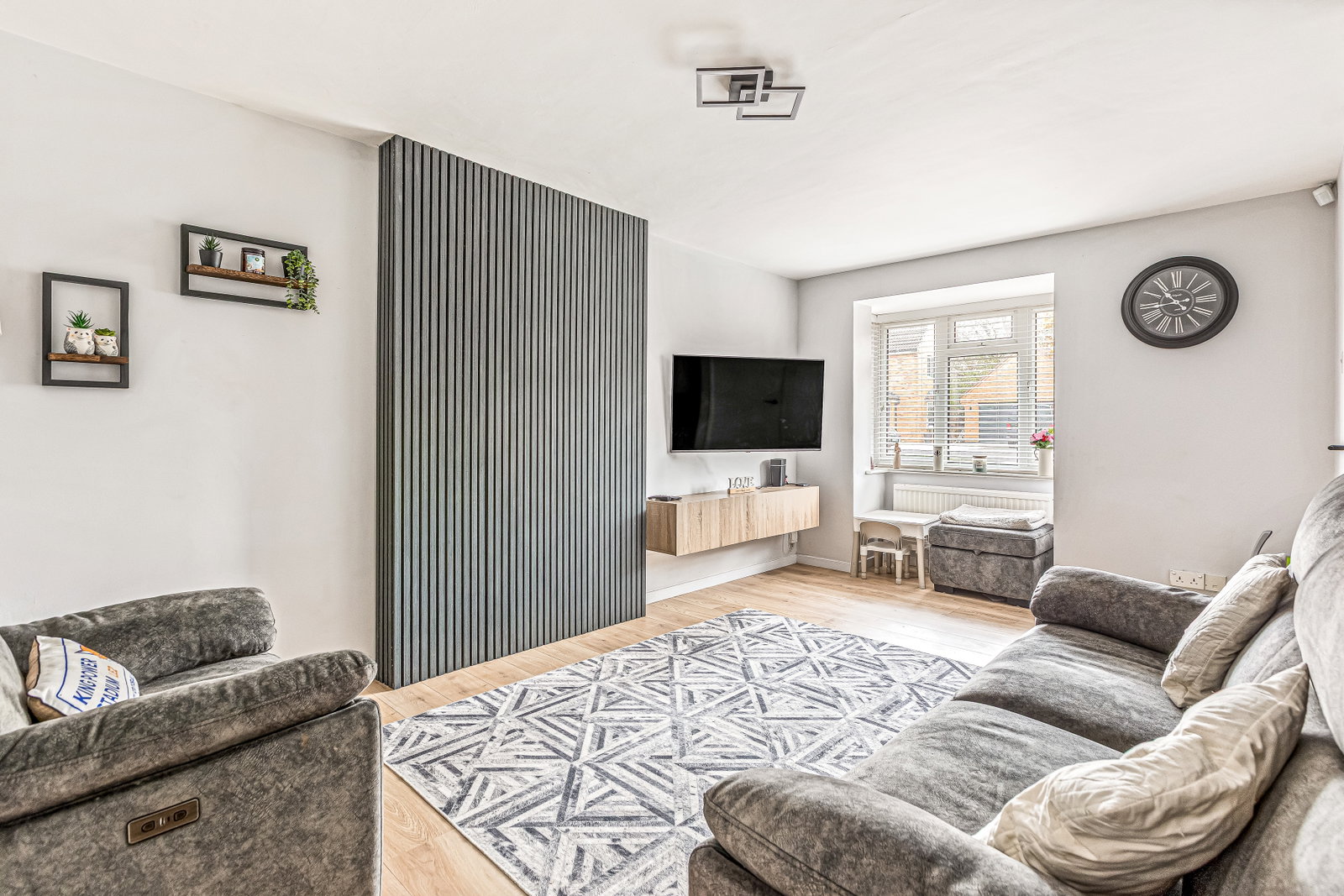 Semi Detached House in Whetstone