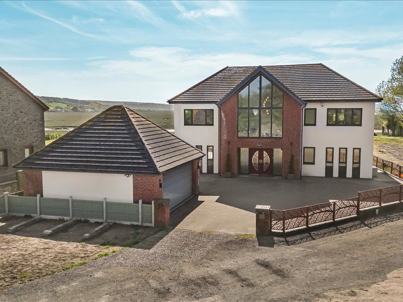 Detached House in Swansea