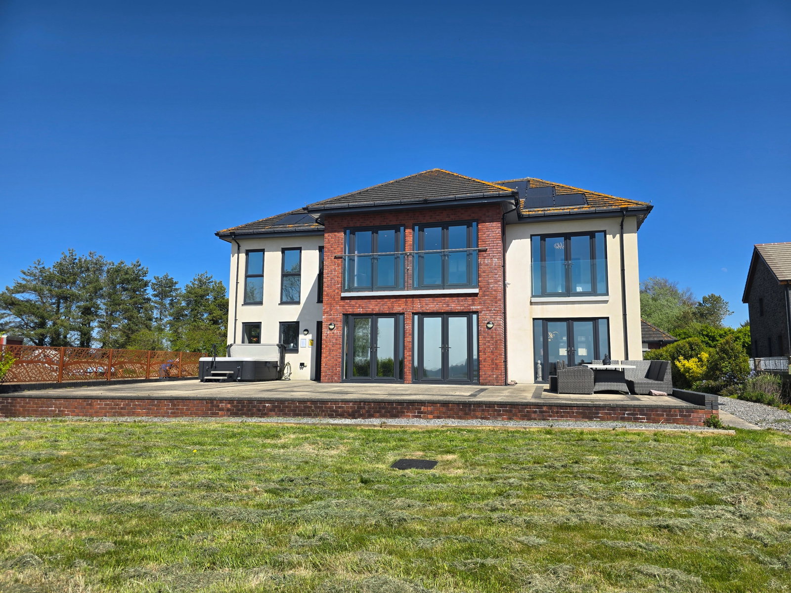 Detached House in Swansea