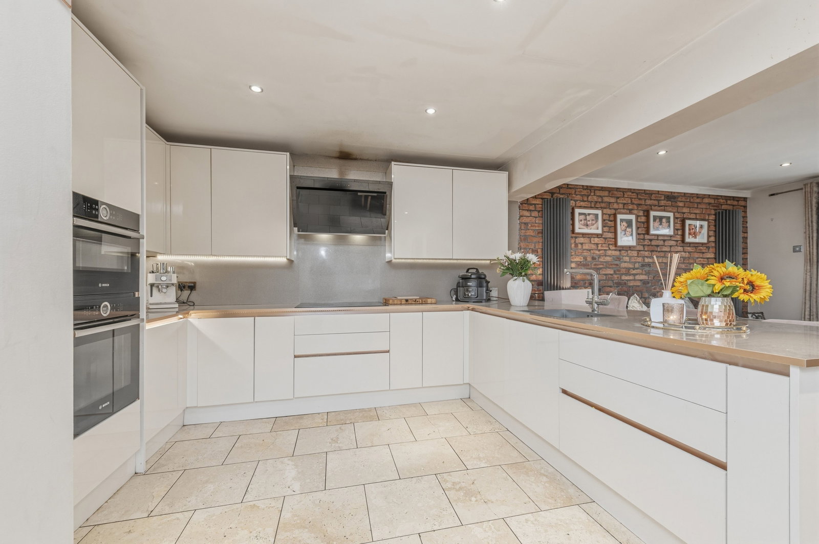 Detached House in Leeds