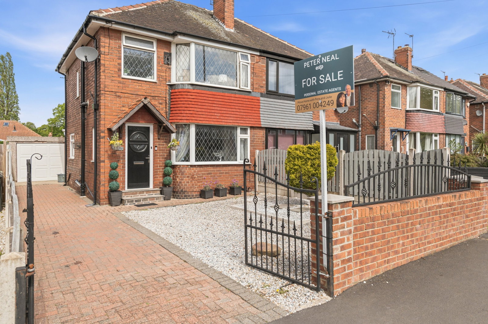 Semi Detached House for sale in Leeds, Pendas Way, Leeds, LS15 8HU