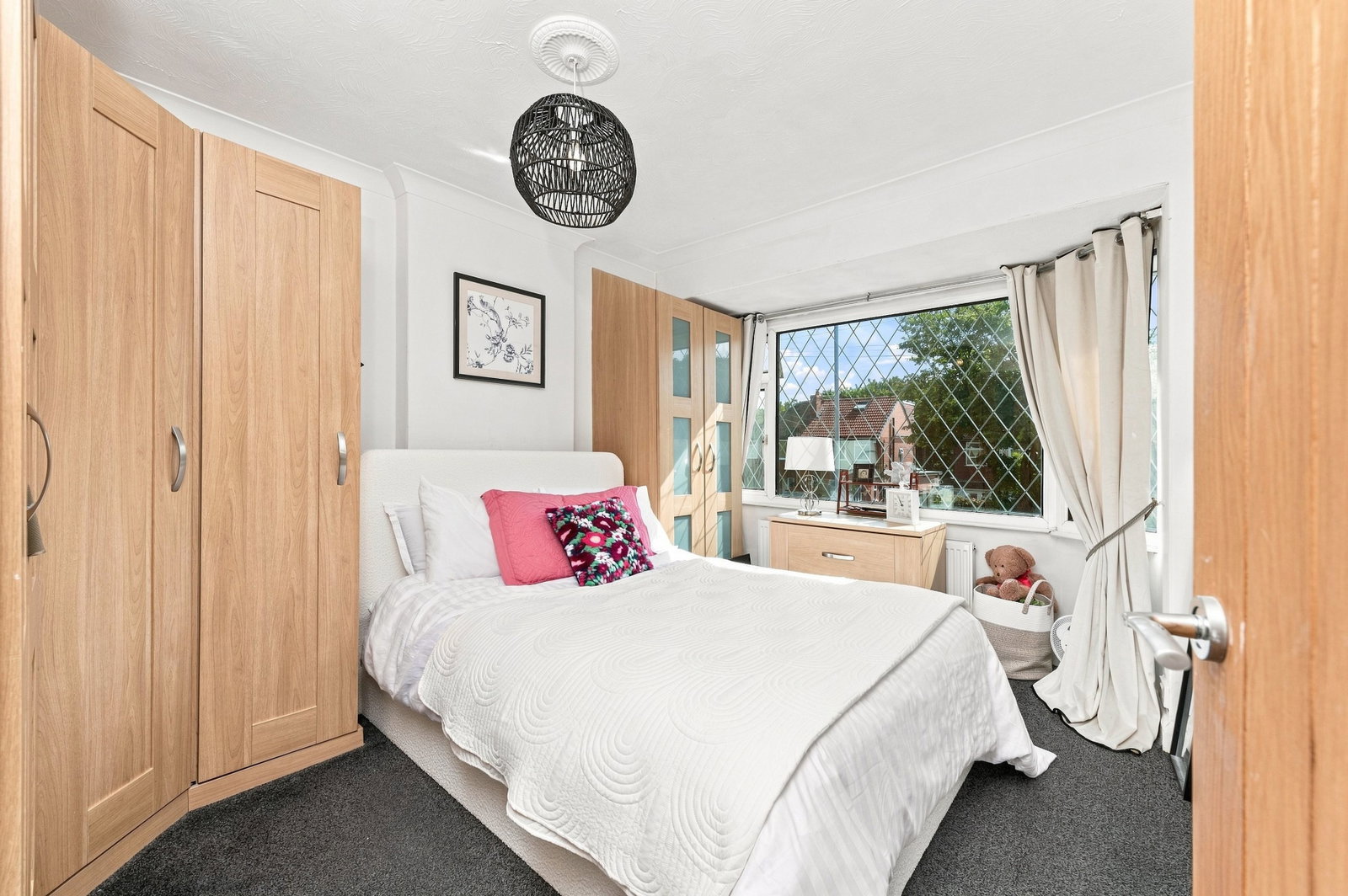 Semi Detached House for sale in Leeds, Pendas Way, Leeds, LS15 8HU