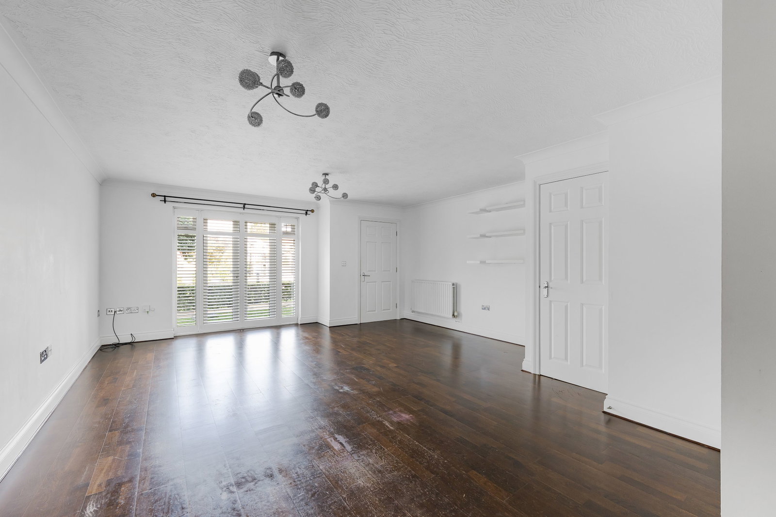 Flat for sale in Epsom, Ruxley Lane, Epsom, KT19 0JG, 678 m²