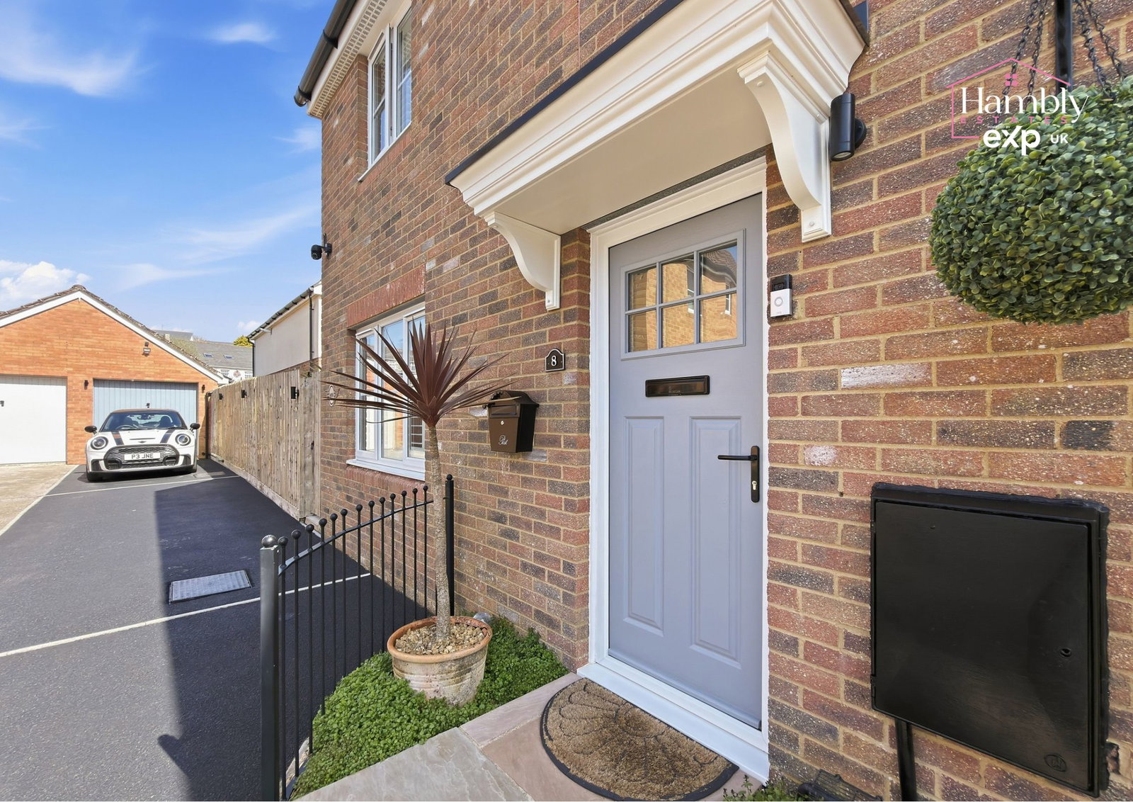 Detached House in Pontyclun