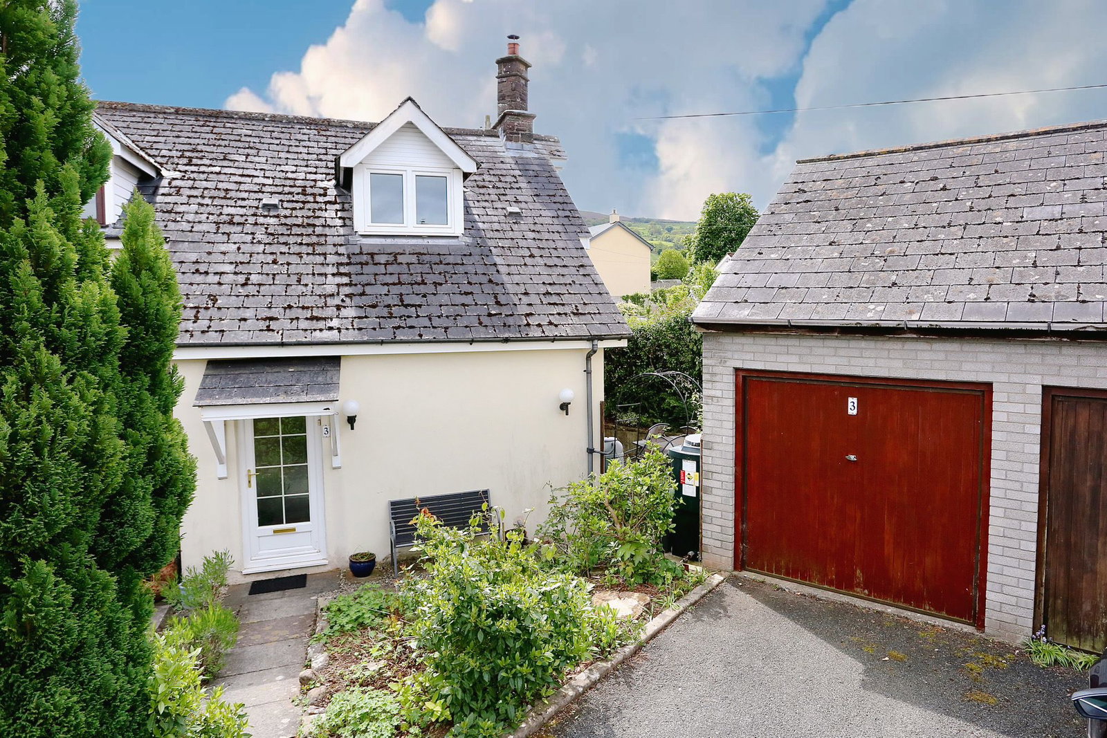 End Of Terrace House in Crickhowell