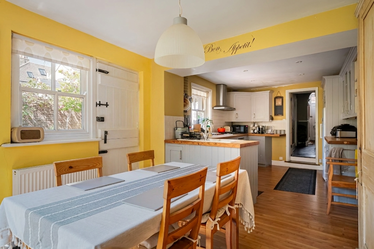 Semi Detached House in Henfield